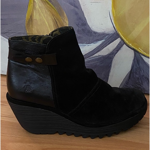 FLY London Ankle ColorBlock Yavo Boots. Black EU 38W ( 7- 7.5 W). - Picture 4 of 13